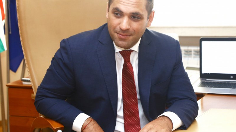 Министър Караниколов с добра новина за бедстващите перничани