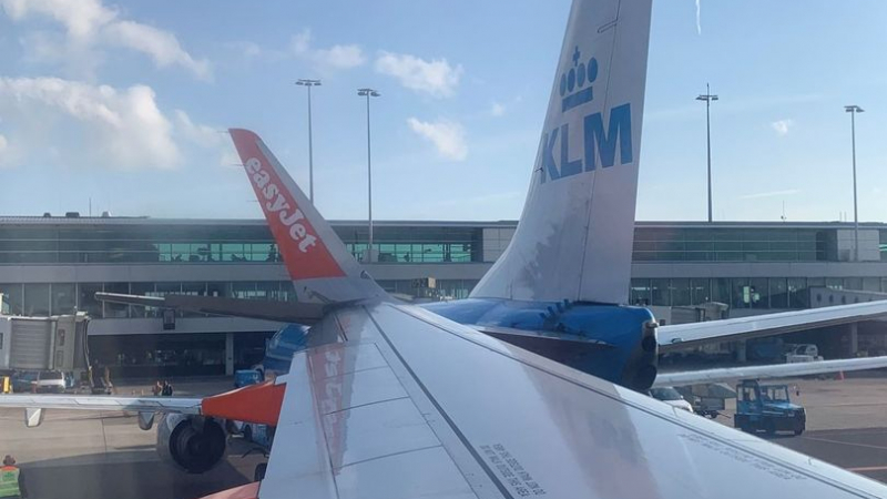 Два самолета се сблъскаха на летището в Амстердам (ВИДЕО)