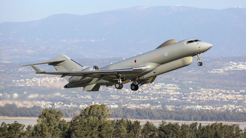 Британски разузнавателен самолет "слухти" над Черно море