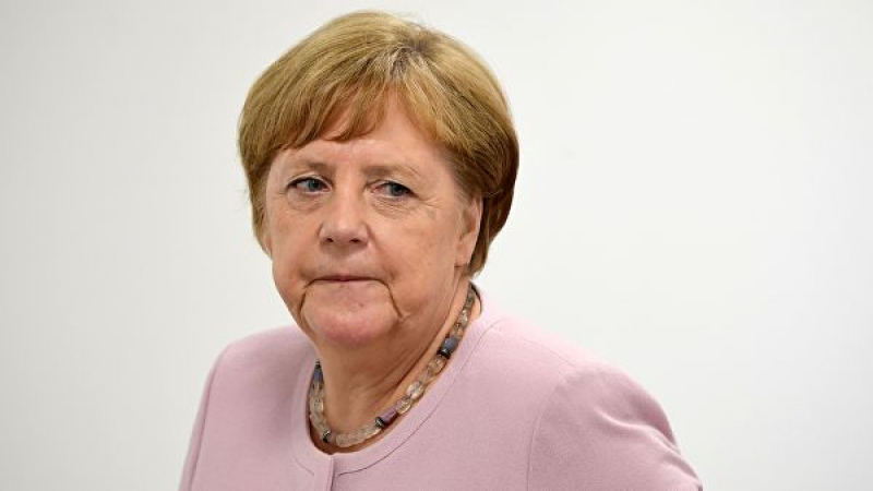 Меркел проговори за състоянието си след поредния пристъп