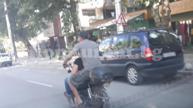 Този мотоциклетист от Враца си плаче отвсякъде за глоба (СНИМКИ)
