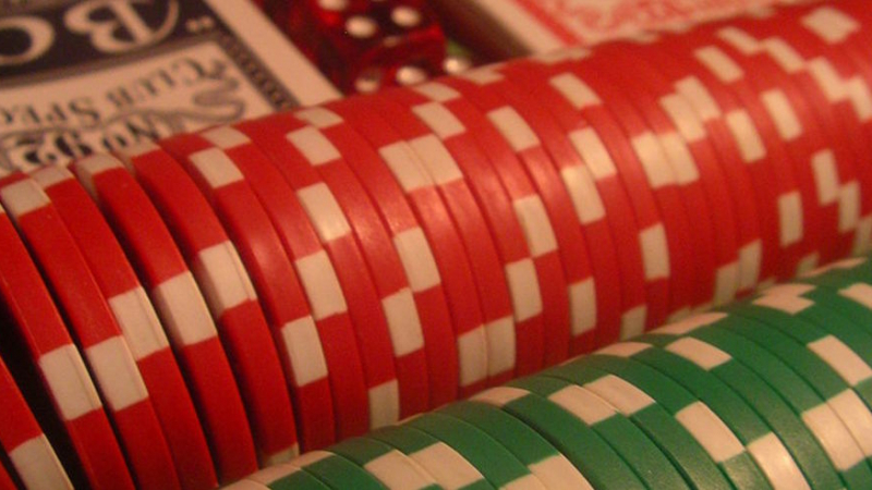 Изкуствен интелект за първи път би пет играча наведнъж на покер