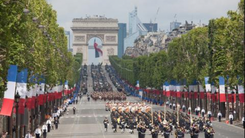 Франция празнува за 230-ти път Денят на Бастилията