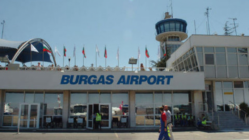 Летище Бургас пренасочва полетите си заради лошото време