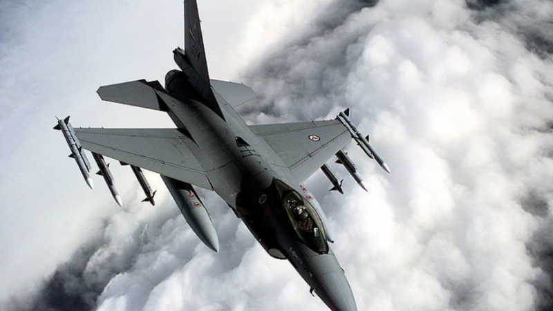 МС ще заседава извънредно за самолетите F-16