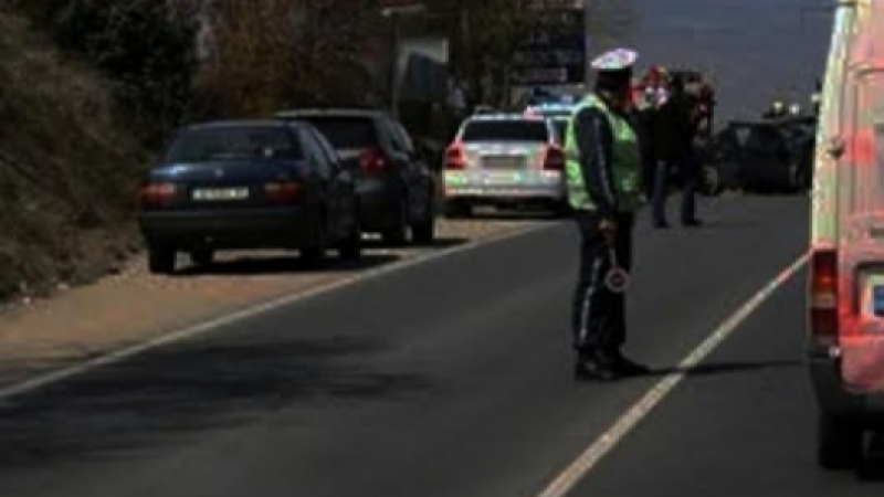 Полицай направи страшна каскада със служебния си автомобил в Петрич