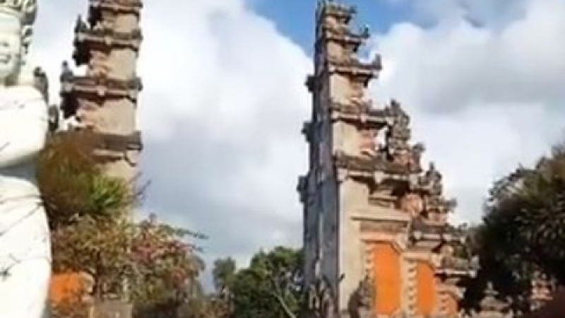 Мощен трус на Бали съсипа прочути храмове (ВИДЕО)