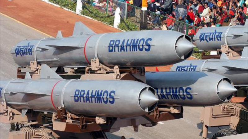 Ракетата „Брамос“ ще достига обхват до 500 км (ВИДЕО)