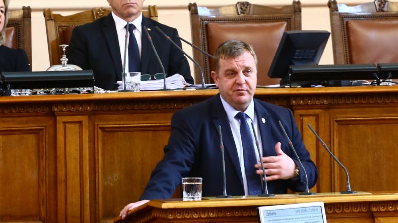 Каракачанов за поисканата му от Сидеров оставка: Не ме интересува!