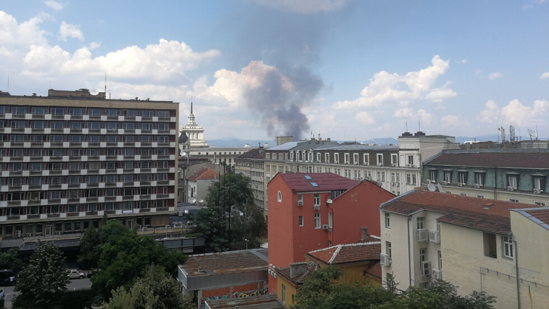 Пожар в центъра на София пак шашардиса столичани (СНИМКИ/ВИДЕО)