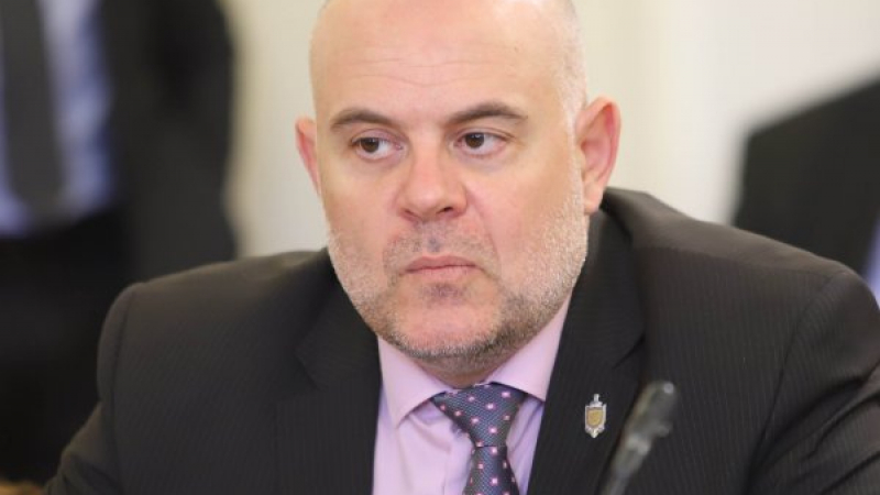 Иван Гешев в нова операция срещу свидетел по делото "Живко Суджука"! Замесени са червени политици