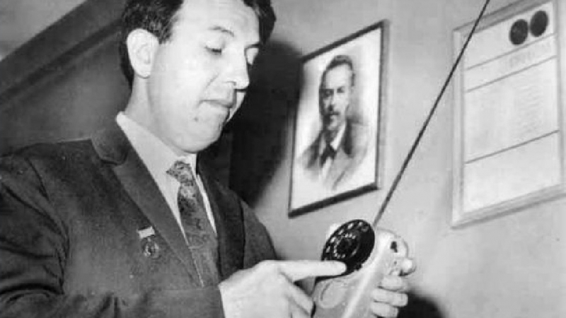 Тайна от соцархивите на 1964 г.: Историята на първия български мобилен телефон СНИМКИ
