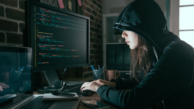 Млада хакера открадна данните на 106 милиона американци