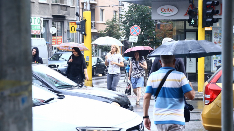 Синоптик от НИМХ бие тревога: Опасно време удря части на България КАРТА