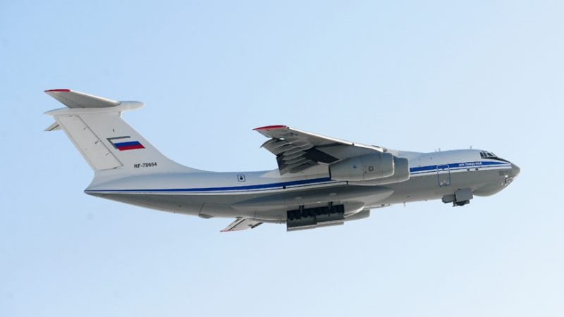 Британски изтребители прехванаха руски военен Ил-76 СНИМКИ
