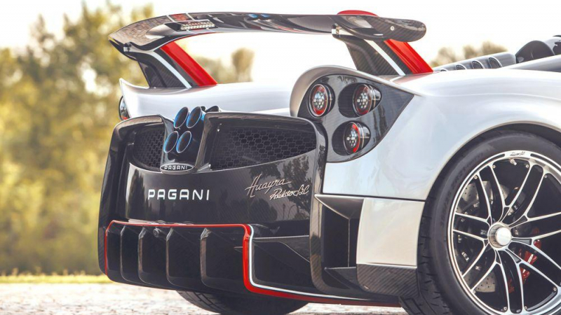 Pagani представи изумителната си нова суперкола за $3,5 милиона СНИМКИ