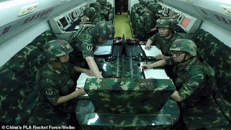 Супер секретни КАДРИ от командния център на ракетните войски на Китай 