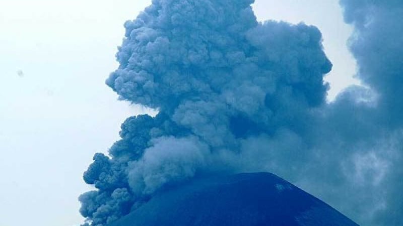 Вулкан изригна близо до Токио ВИДЕО