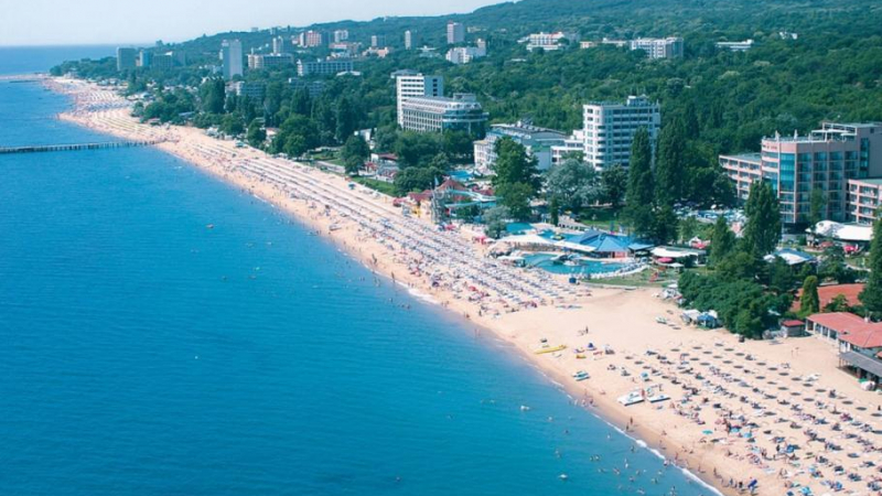 Голямата новина: Ето кои чужденци спасиха сезона на родното Черноморие