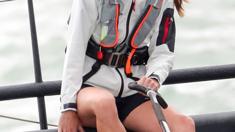Голите бедра на Кейт Мидълтън по шортички подлудиха мрежата СНИМКИ