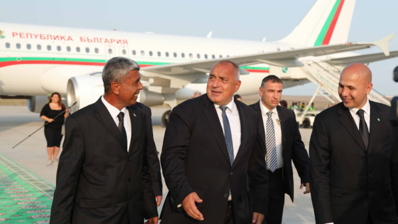 Борисов продължава тура в Туркменистан, участва във форум по ключова тема
