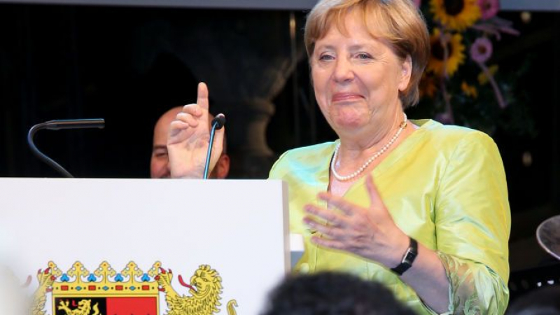 Лекари поставиха страшна диагноза на Меркел 