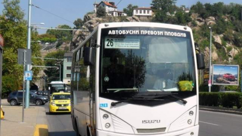 Пътник в пловдивски автобус предлага секс услуги СНИМКИ 18+