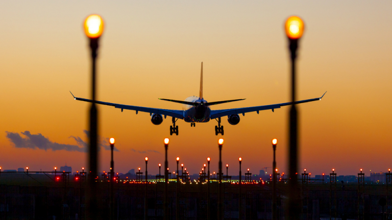 Учени: Глобалното затопляне повишава риска за пътниците в самолетите 