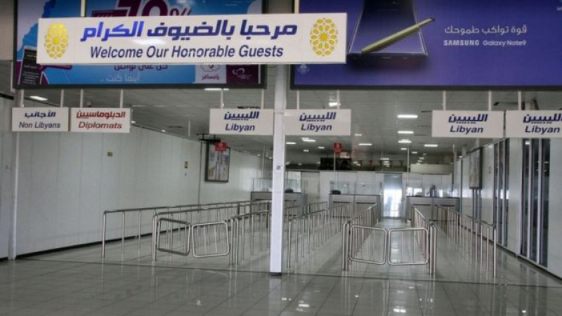 На летището в Триполи пак е страшно 