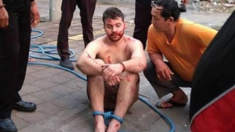 Пиян на мотика австралиец вилня из Бали, но си получи заслуженото ВИДЕО 