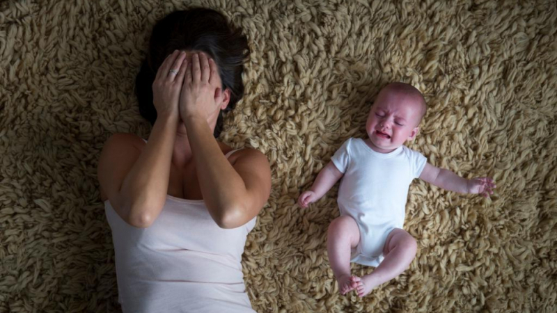 Психиатър разби голям мит за следродилната депресия