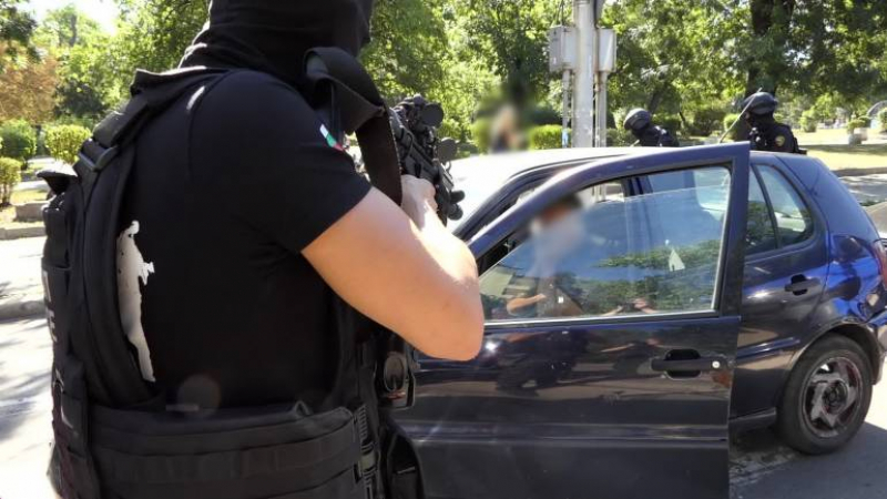 Заключиха криминален столичанин в Самоков с боеприпаси и наркотици