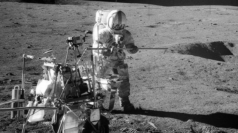 Шок: Лунният камък от мисията "Аполо 14" се оказа земен 