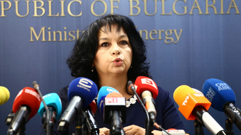 Министър Петкова обясни какво се случва с "Турски поток" 