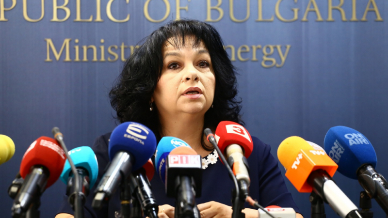 Министър Петкова посочи докъде е стигнал проектът „Балкански поток“ 