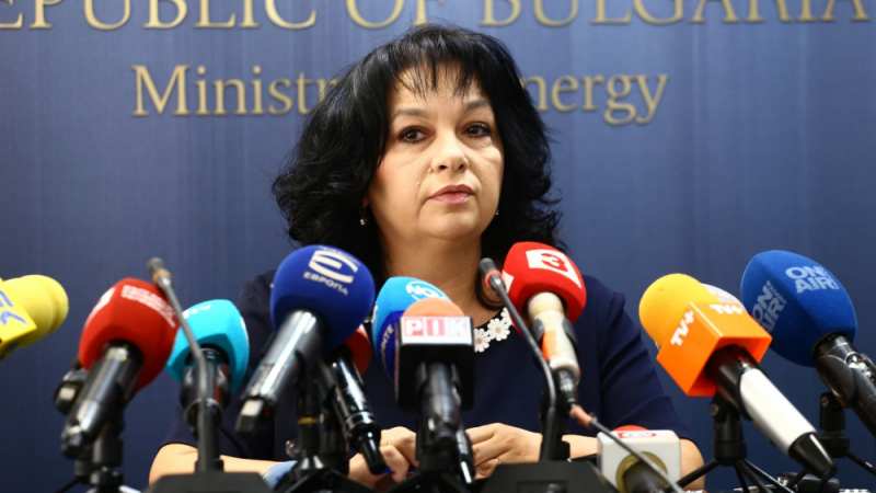 Министър Петкова заминава на работно посещение в САЩ