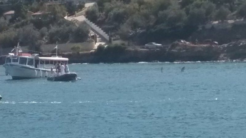 Хеликоптер се разби в морето край гръцкия остров Порос СНИМКИ