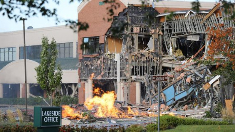 От последните минути: Взрив срина търговски център в САЩ ВИДЕО