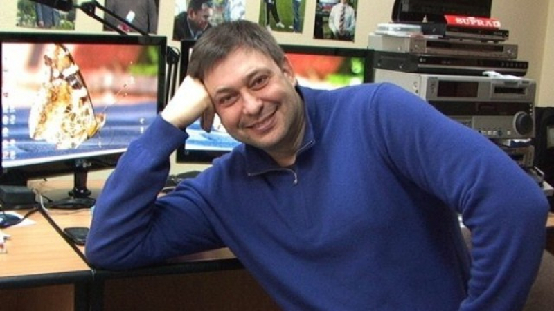 След 400 дни арест: Съдът в Украйна освободи журналиста Кирил Вишински
