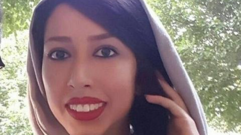 Красива иранка се обяви против хиджаба, осъдиха я на 24 години