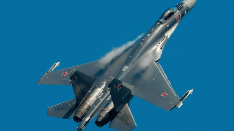 Смъртоносно опасен: В САЩ сравниха Су-35 с техните си изтребители