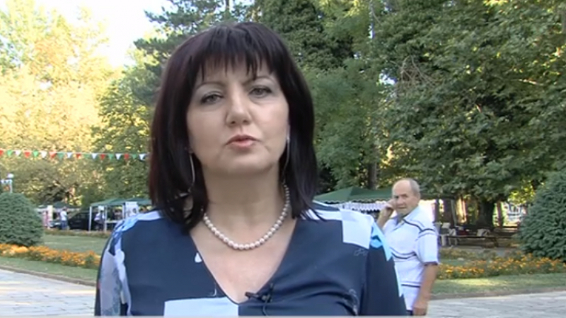 Караянчева за битката Манолова-Франдъкова: Накрая ще видим кой за какво става