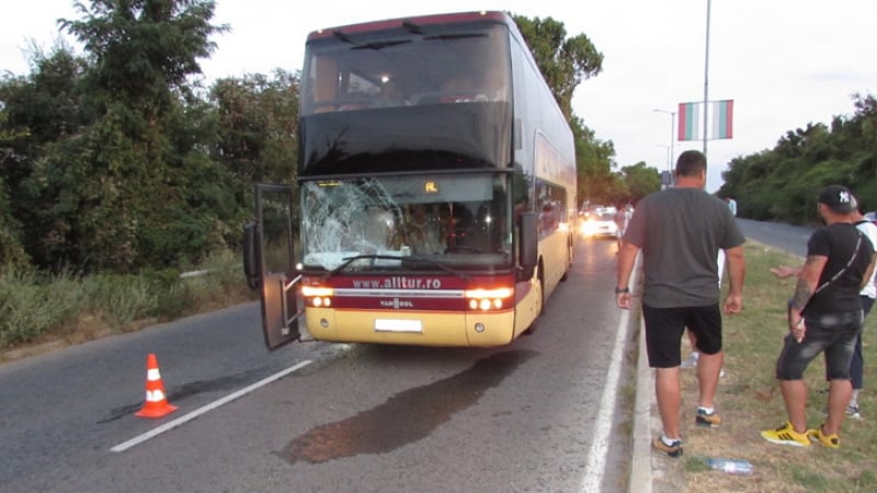 Мъж направи немислимото с автобус в Русе ВИДЕО