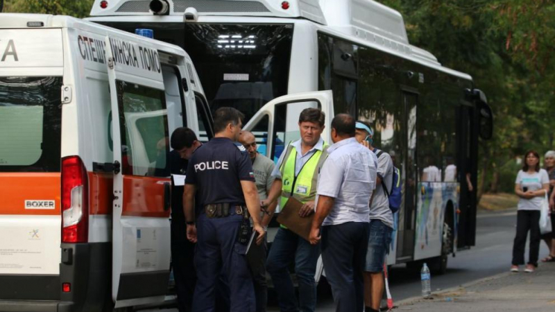 Извънредно! Инцидент с автобус 604 на градския транспорт в София