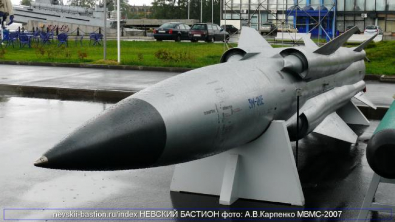 Русия размахва ракети с титанови бойни глави в Крим