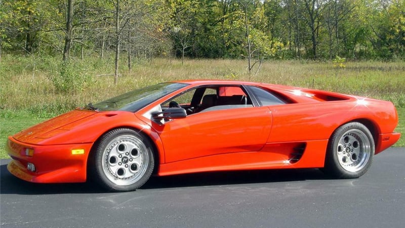 Култова суперкола Lamborghini бе разбита веднага след покупката СНИМКИ