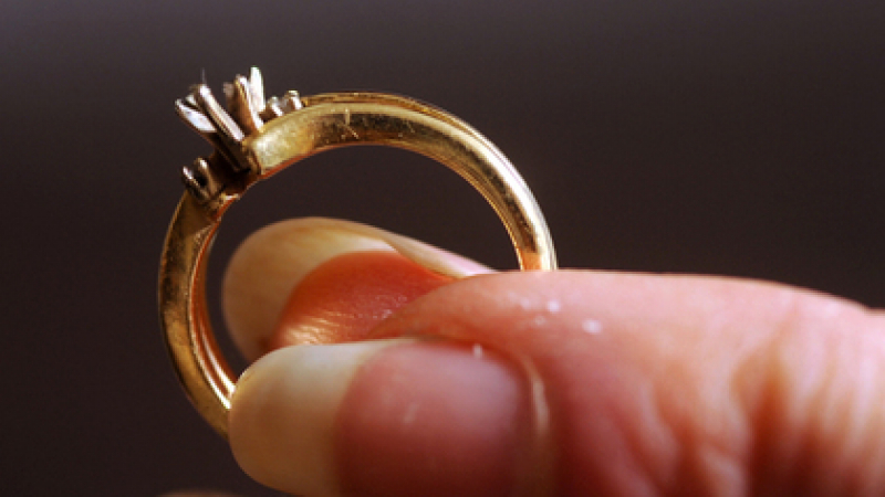 Момиче отказа скъп годежен пръстен, причината шокира всички 