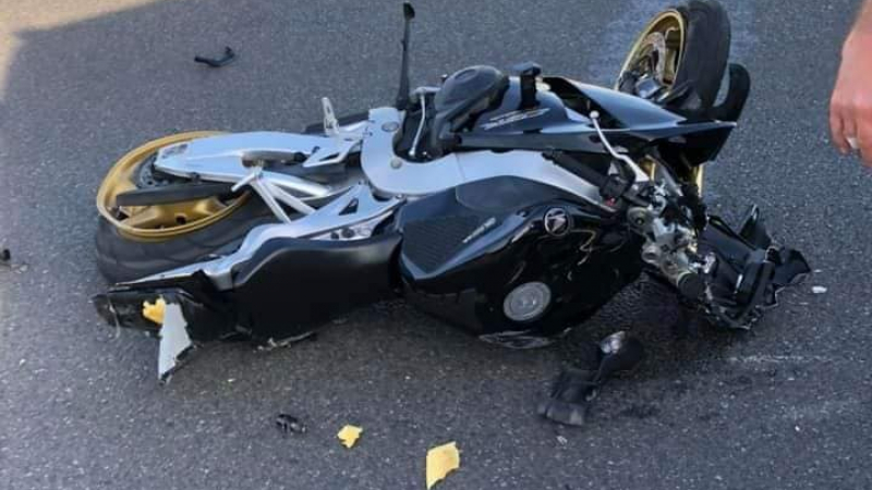 Тежка катастрофа и проснат на пътя моторист затапиха движението в София СНИМКИ