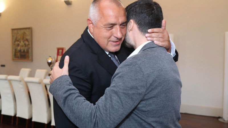 Борисов даде топла прегръдка на... СНИМКИ