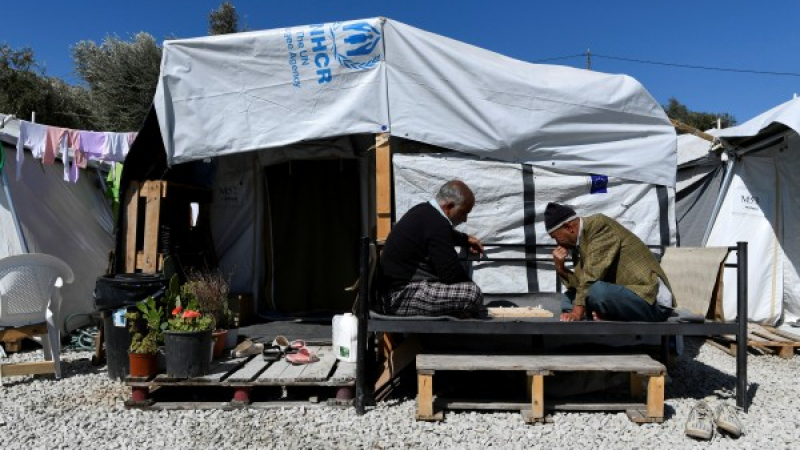 Орди бежанци завладяха китни гръцки острови 